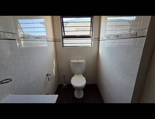 12 BEDROOM FREEHOLD FOR SALE IN WINCHESTER HILLS